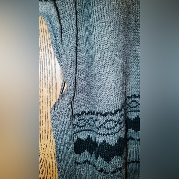 EUC Dress Barn Knit Snowflake Turtleneck Sweater | Grey | XLP - Picture 6 of 10